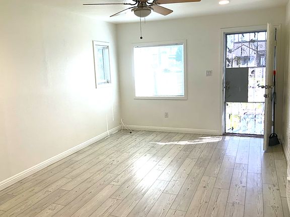 4th image of 1603 W 60th Pl