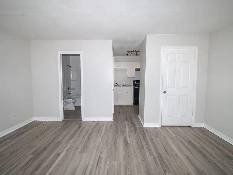 Royal Ridge — Photo 16
