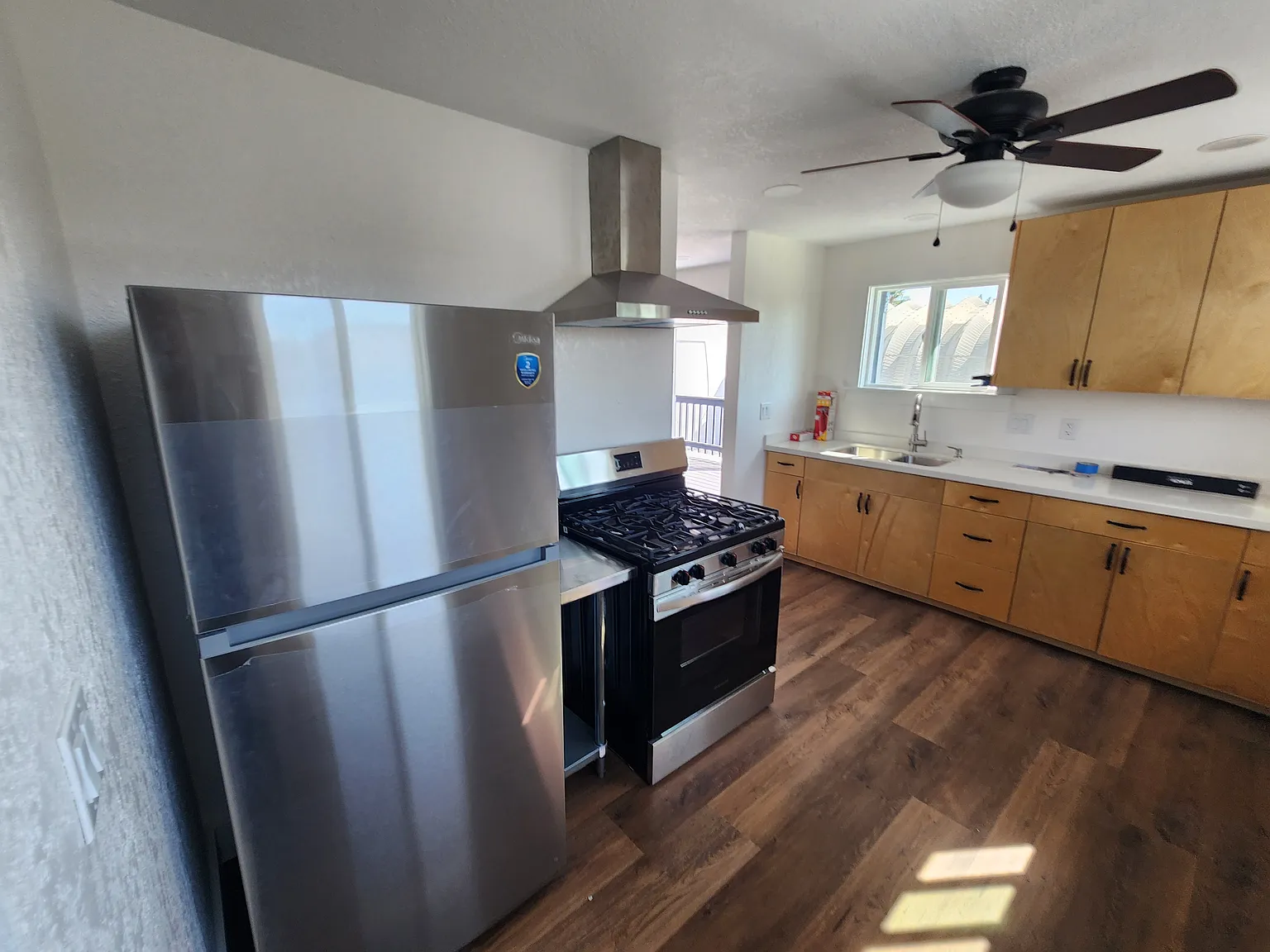 2 bed, 1050 sqft, $3,100 — Photo 4