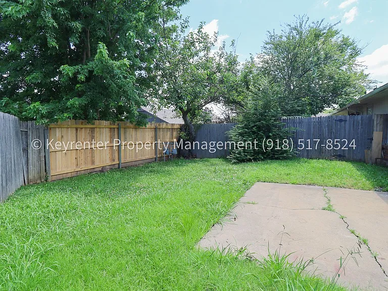E 39th Pl Quadplex — Photo 23