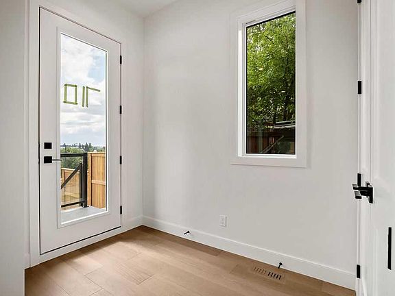 2nd image of 710 S Bridge Cres NE