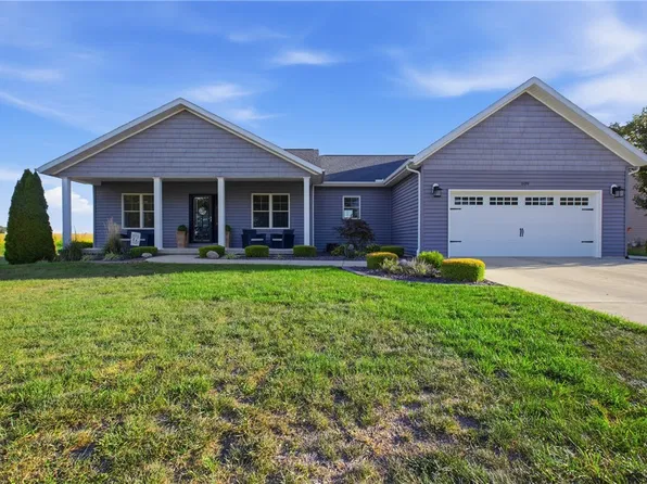 309 Woodgate Ln, Mattoon, IL 61938