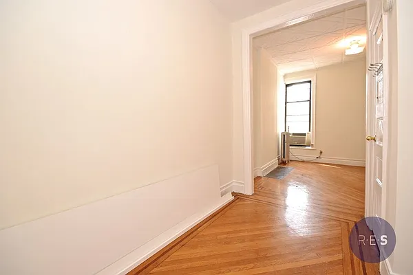 Rented by RES New York | media 20