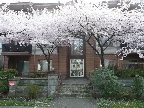 6688 Burlington Ave #209, Burnaby, BC V5H 3M9