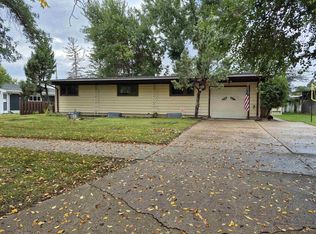 18 24th St SW, Minot, ND 58701