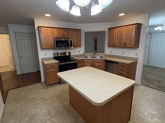 3rd image of 6126 Galleon Dr