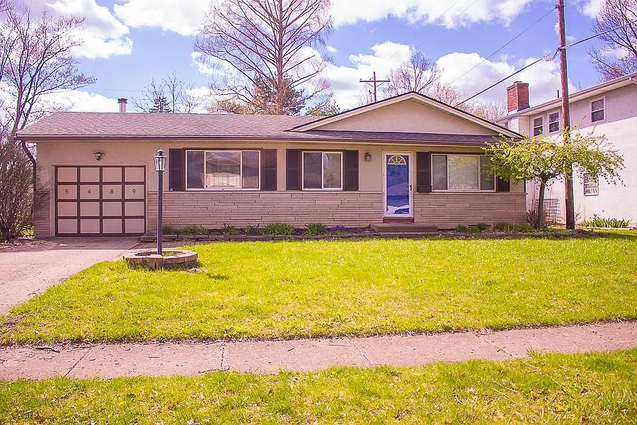 5489 Redwood Rd photo 1