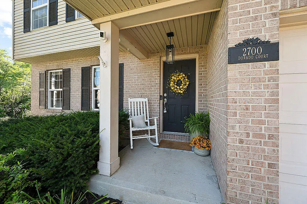 3 bed, 2.5 bath, 1460 sqft, $2,450 — Photo 2
