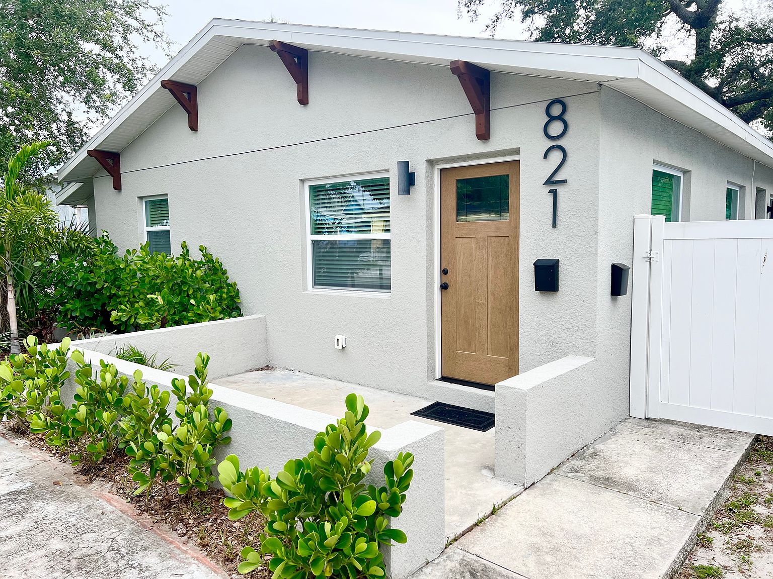 821 18th St S, Saint Petersburg, FL 33712 | Zillow