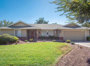 695 E Ann Dr, Reedley, CA 93654