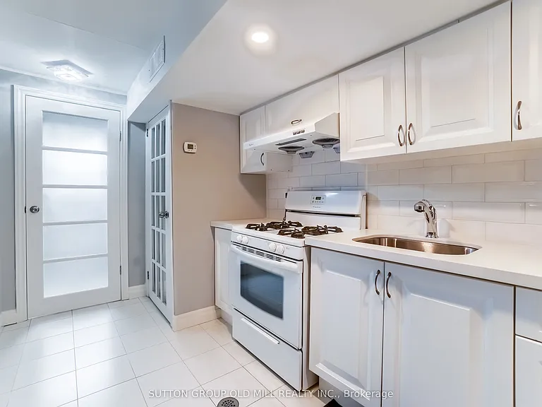 3606 Twinmaple Dr — Photo 11