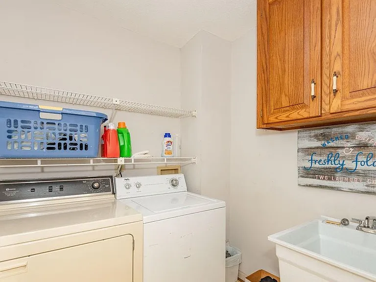 10315 Crescent Ridge Dr — Photo 19