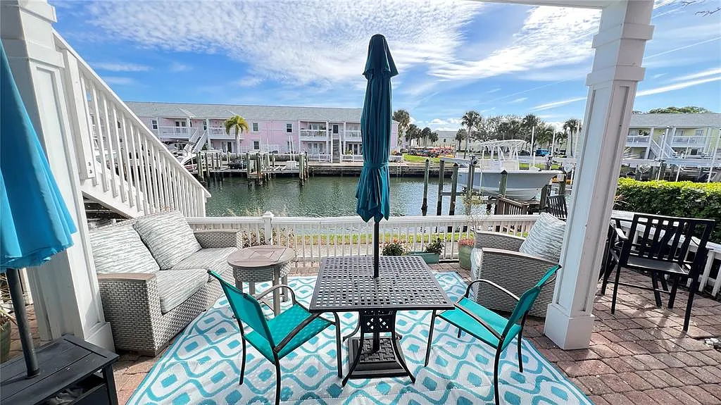 1 bed, 1.0 bath, 562 sqft, $2,400 — Photo 1