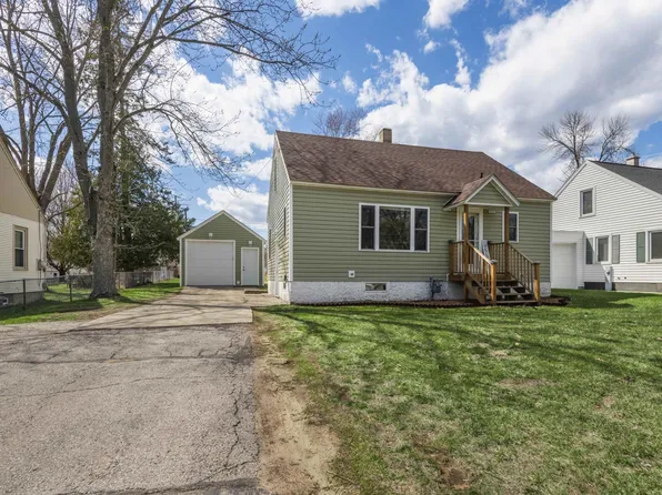 3917 13th St, Menominee, MI 49858