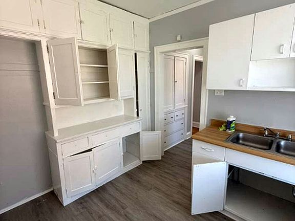 4th image of 7521 S Coles Ave #2D