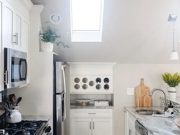 42 Bainbridge St #3 — Photo 4