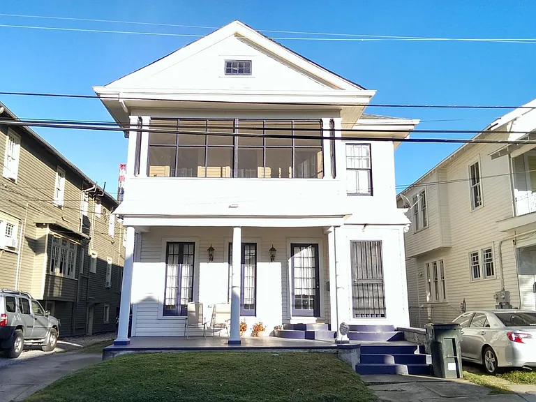 2223 Jena St — Photo 1