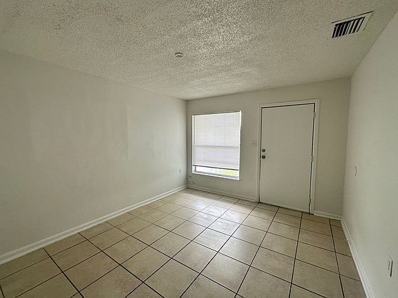 3rd image of 1406 Heber Cir