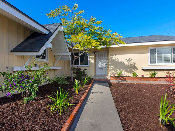 4th image of 4544 Mount Bigelow Dr