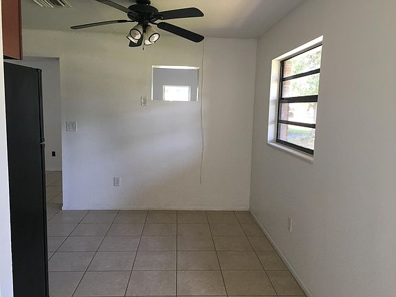 3rd image of 3215 Barbara Ln