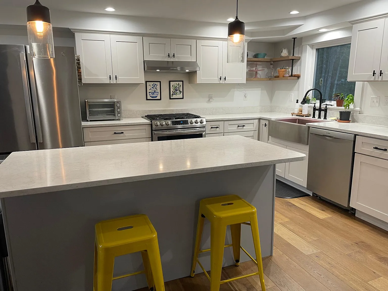 3 bed, 2.5 bath, 2016 sqft, $2,200 — Photo 4
