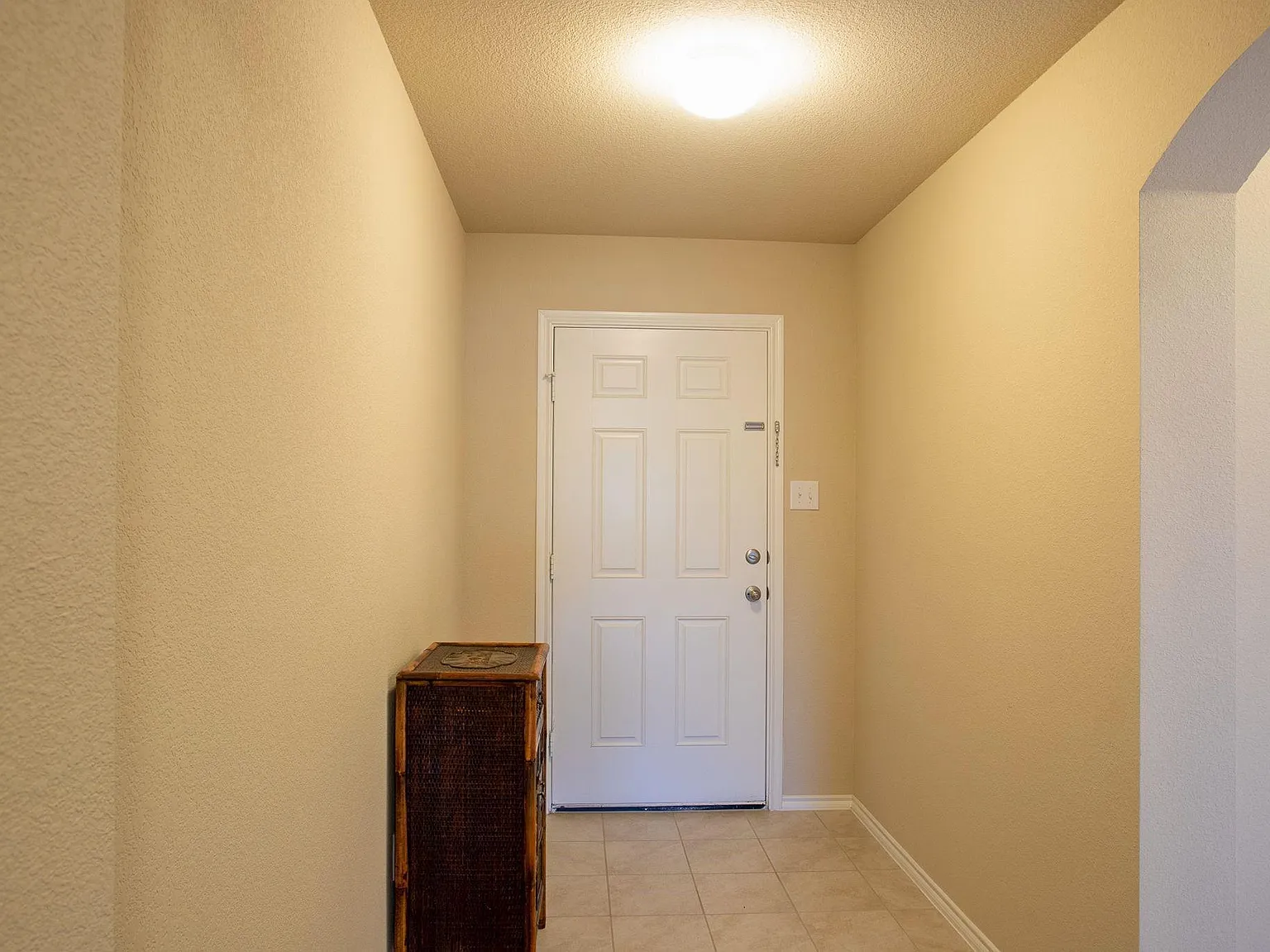 4 bed, 1584 sqft, $1,900 — Photo 3