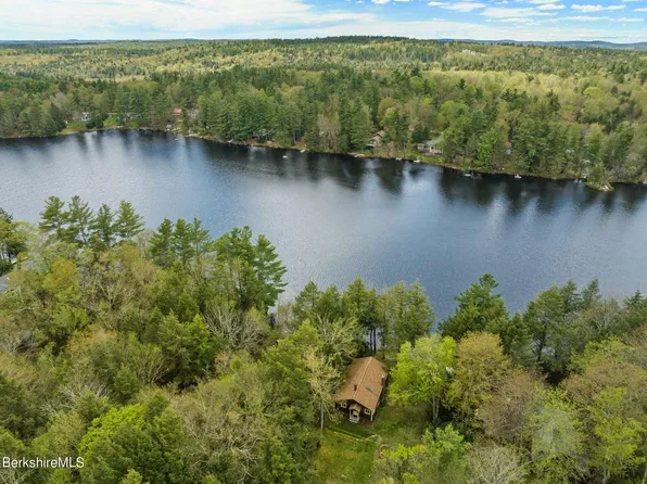 16 Washington Rd, Williamsburg, MA 01096