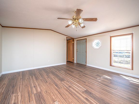 4th image of 1154 Wall St