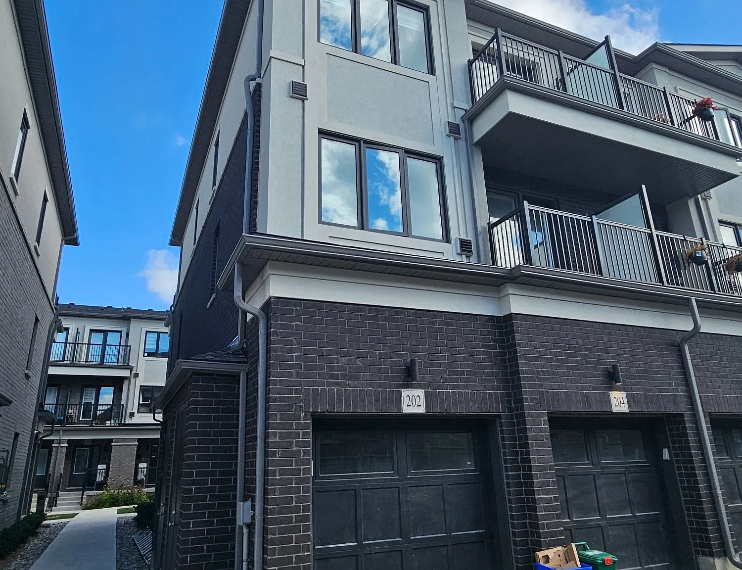 3 bed, $3,000 — Photo 3