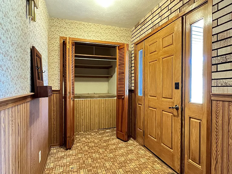 104 Sunset Dr — Photo 2