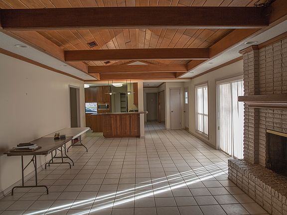 4th image of 31 Lakeview Dr #17
