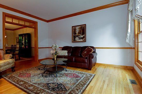 2nd image of 3710 Queen Elizabeth Ct