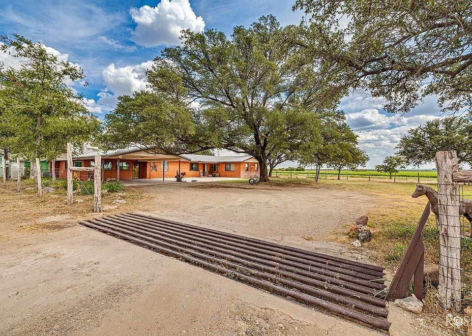 1st image of 714 Hohmann Rd