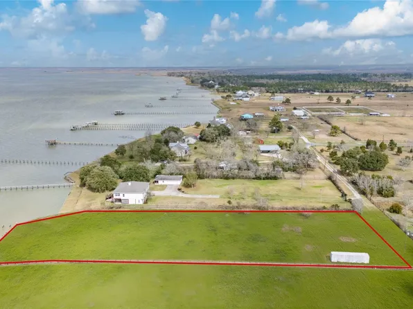 371B Locke Rd, Anahuac, TX 77514