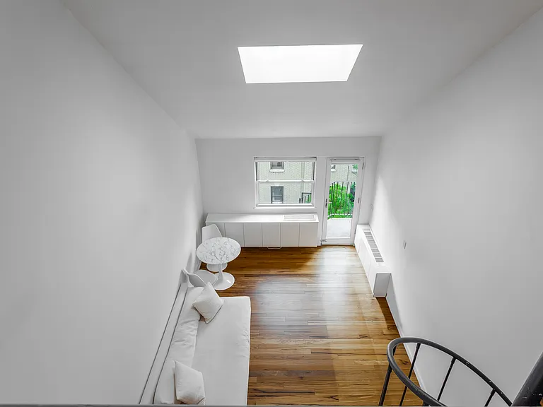 211 Thompson St #PHG — Photo 8