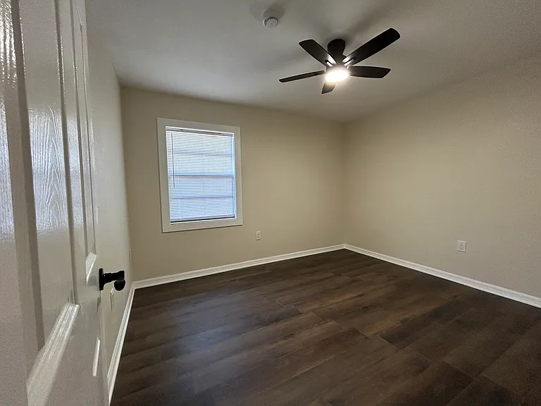 1232 E Honeytree Ln — Photo 10