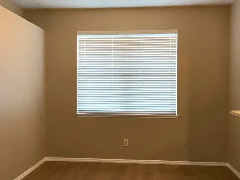 1318 Lake Biscayne Way — Photo 7