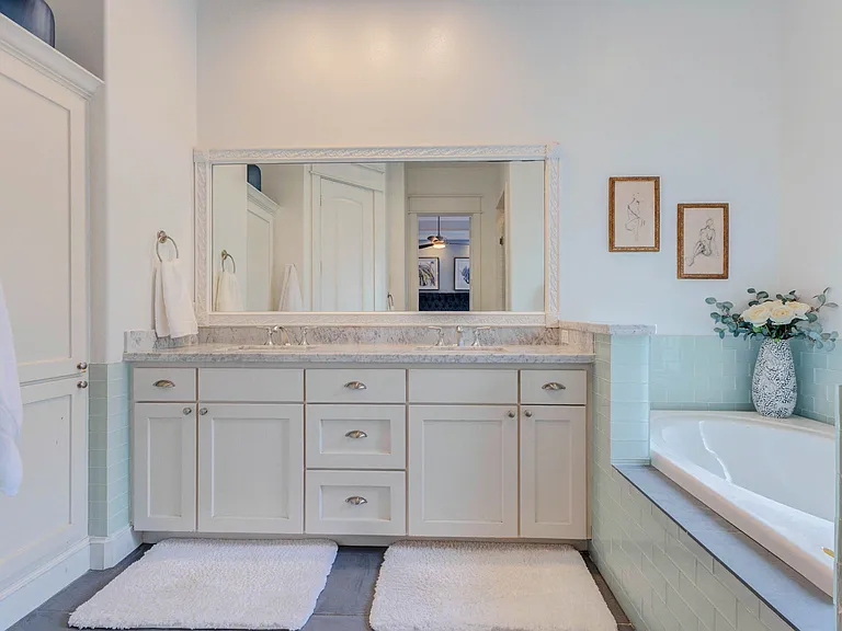 1818 Binz St #D — Photo 20