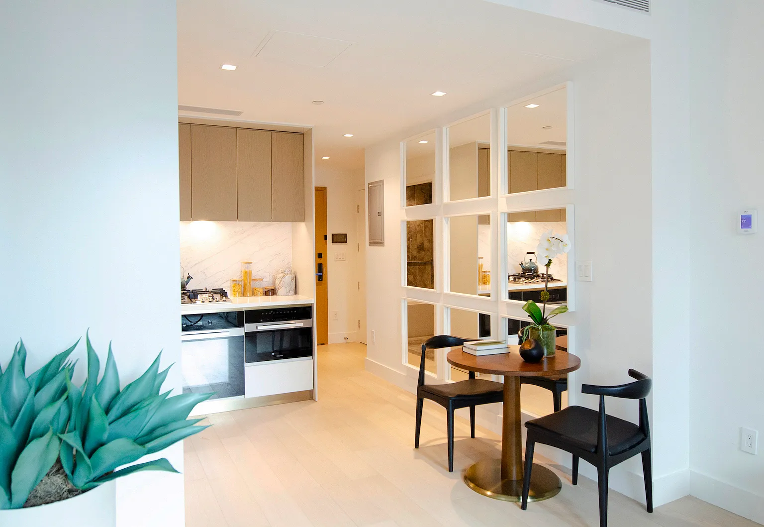 208 Delancey Street — Photo 2