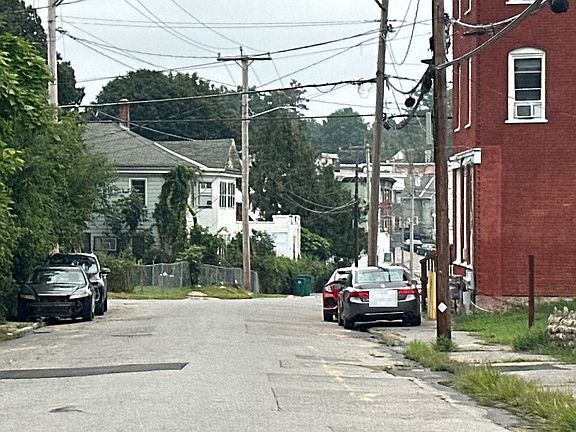 5th image of 63 Pratt St