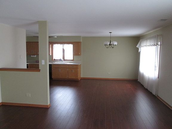 3rd image of 7900 S Nordica Ave #2N