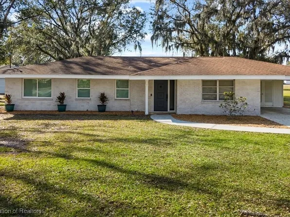 2811 Der Rd, Plant City, FL 33566