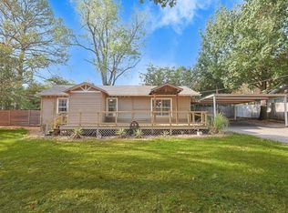 201 Gipson Rd, Azle, TX 76020