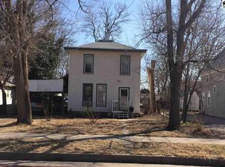 507 E Avenue B, Hutchinson, KS 67501