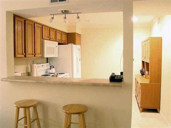 5th image of 7640 W Greenway Blvd APT 3C
