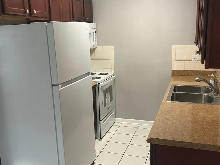 7047 Merrick Ln — Photo 18