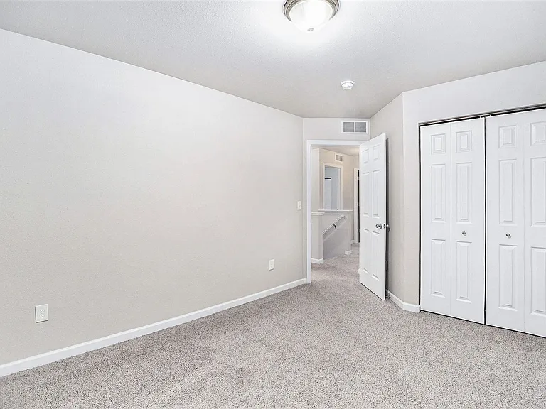 1048 Broken Ridge Dr — Photo 18