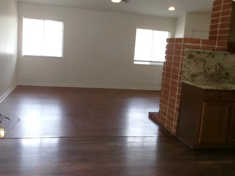 22942 Leadwell St — Photo 18
