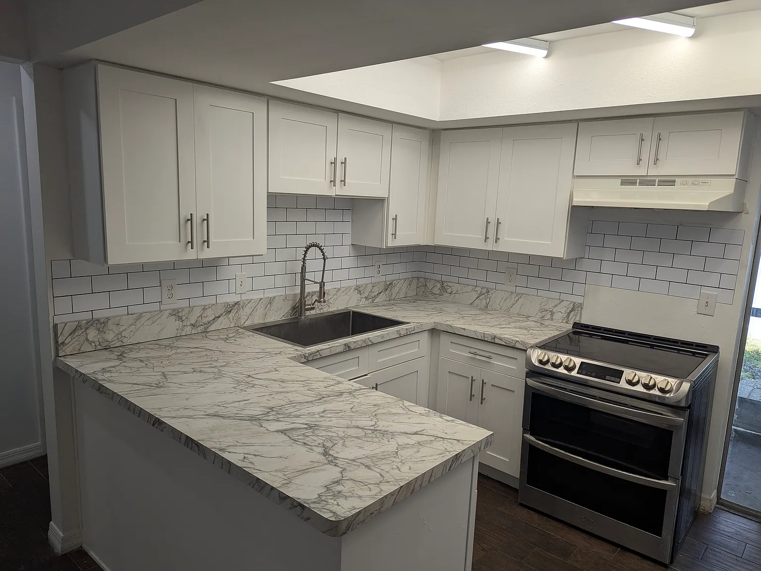 3 bed, 1407 sqft, $2,225 — Photo 4