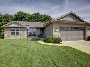 1719 Oliger Dr, Mahomet, IL 61853